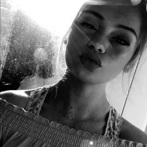 Meet your Posher, Vivian